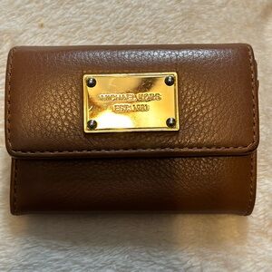 Michael kors bifold wallet